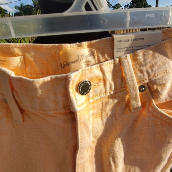 Universal Thread - Picture 5 of 12